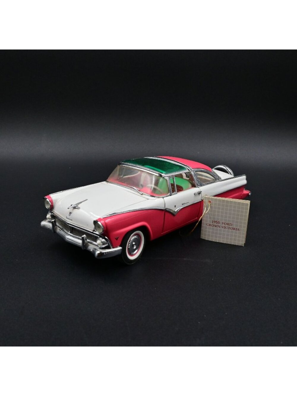 Franklin Mint 1955 Ford Crown Victoria Car 1:24 Diecast Classic American Pink